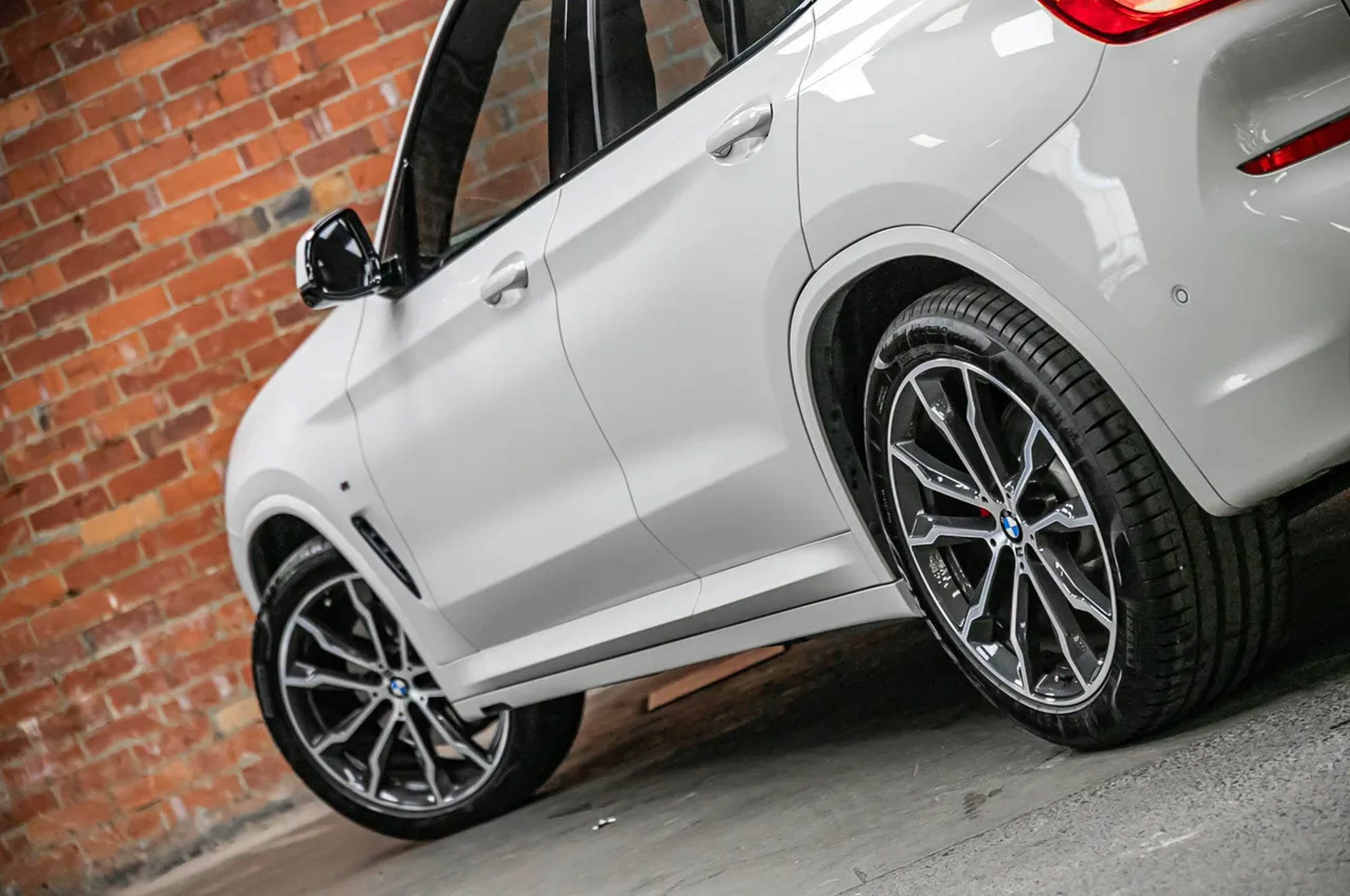 2021 BMW X3 xDrive30i detail photo 4