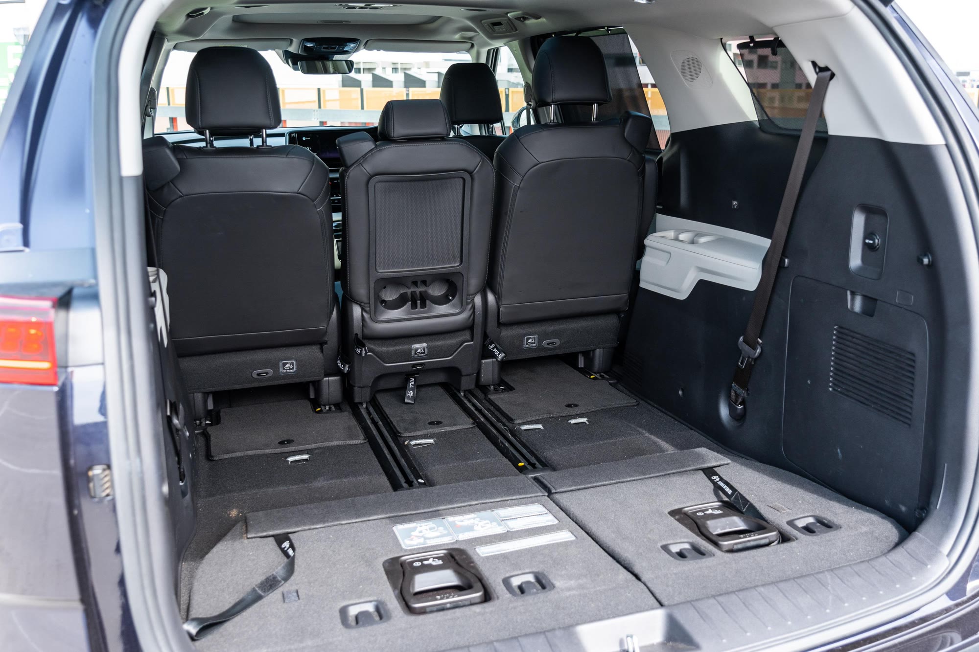2023 Kia Carnival detail photo 6