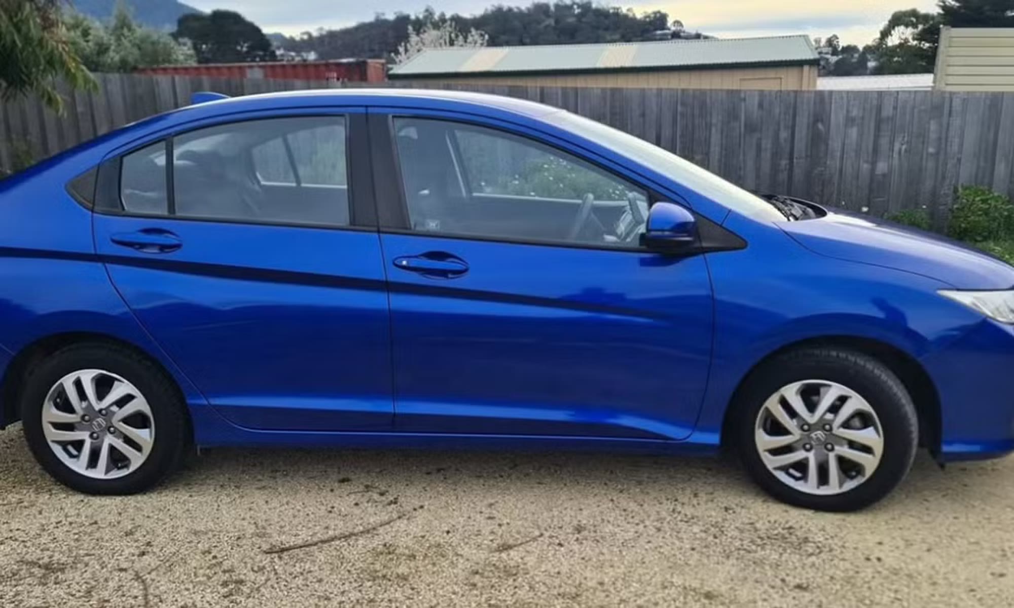 2015 Honda City VTi detail photo 5