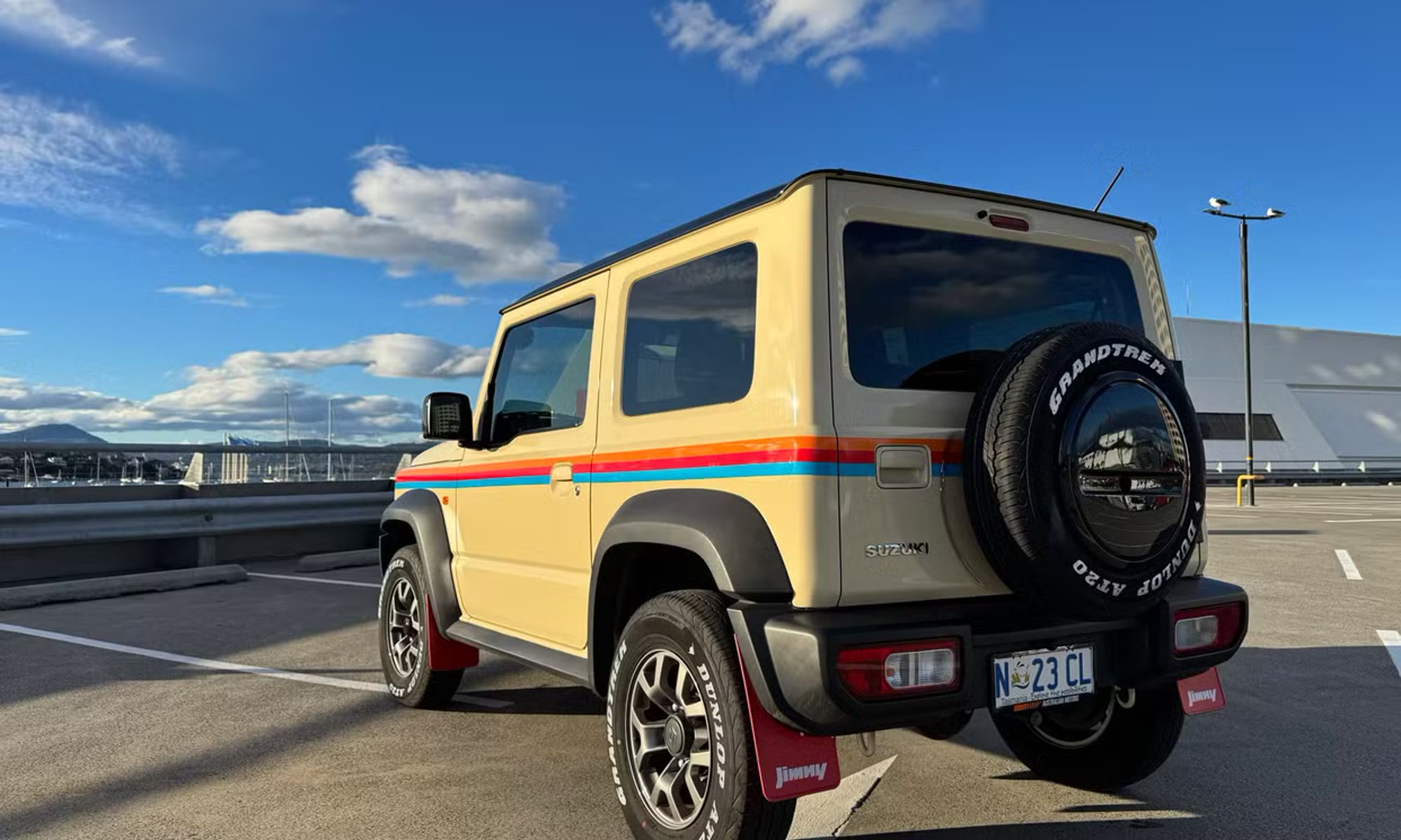 2022 Suzuki Jimny GLX detail photo 5